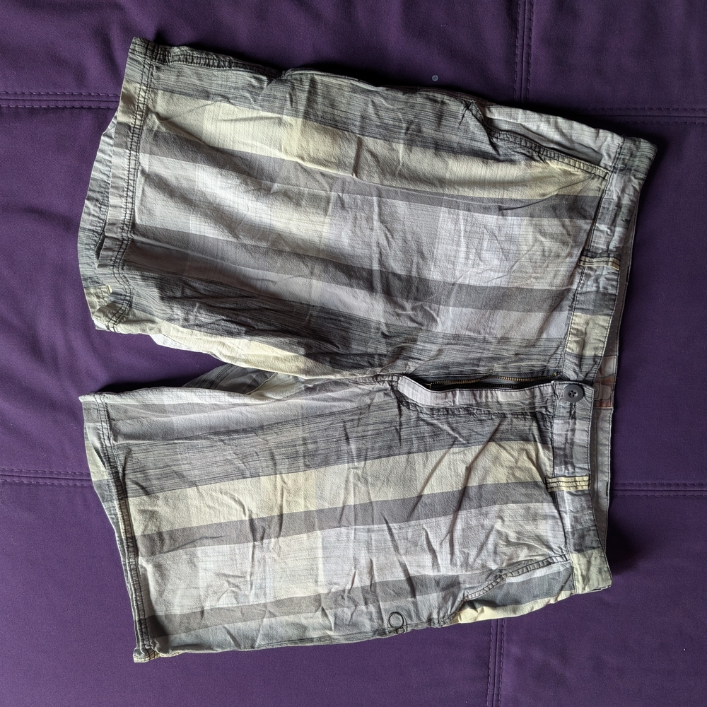 Stylish OP Gray Striped Men's Shorts Sz 40